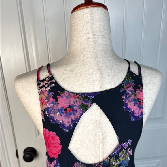 Catch Me Floral V-Neck Dress Sz L - Picture 12 of 12
